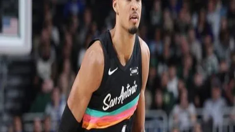 墨西哥队首获美洲联冠军，希门尼斯双响助其登顶历史射手榜前三